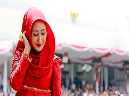 Tips Memilih Baju Lebaran ala Dian Pelangi