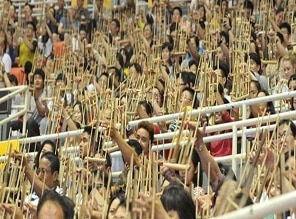 Mahasiswa Lintas Bangsa Mainkan Angklung di Australia