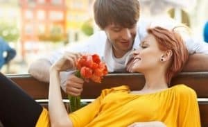 Hal Romantis yang Bisa Bikin Pasangan Makin Sayang