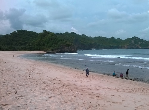 Pantai Srau