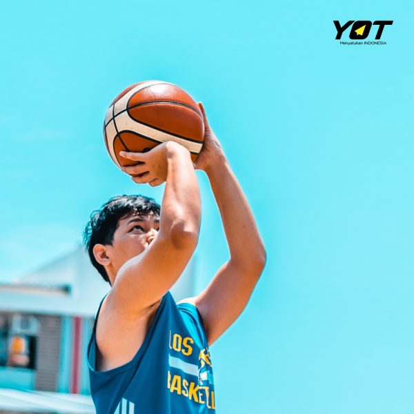 Renang dan Basket Bikin Badan Tinggi? Mitos atau Fakta?