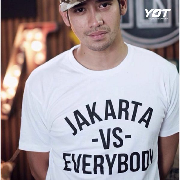 Rahasia Dibalik Larisnya Kaos Jakarta VS Everybody young on top