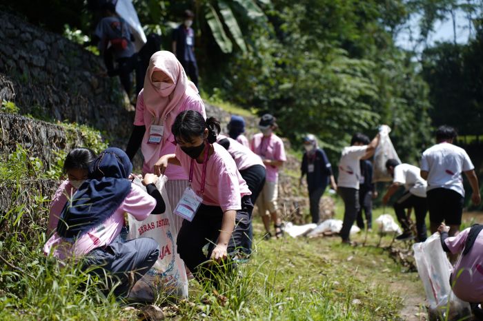 Sumber: https://mediaindonesia.com/humaniora/485828/ktg-sangsang-volunteer-gelar-beragam-kegiatan-peduli-sungai-ciliwung