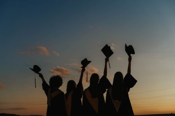 hal yang dilakukan setelah wisuda